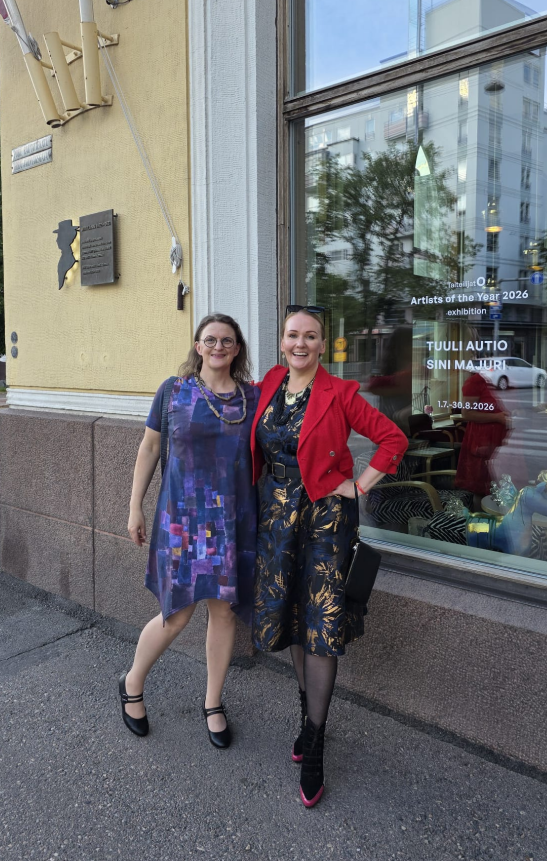 Tuuli Aution koskettava taide on tehty puusta.. kirveellä hakkaamalla! 