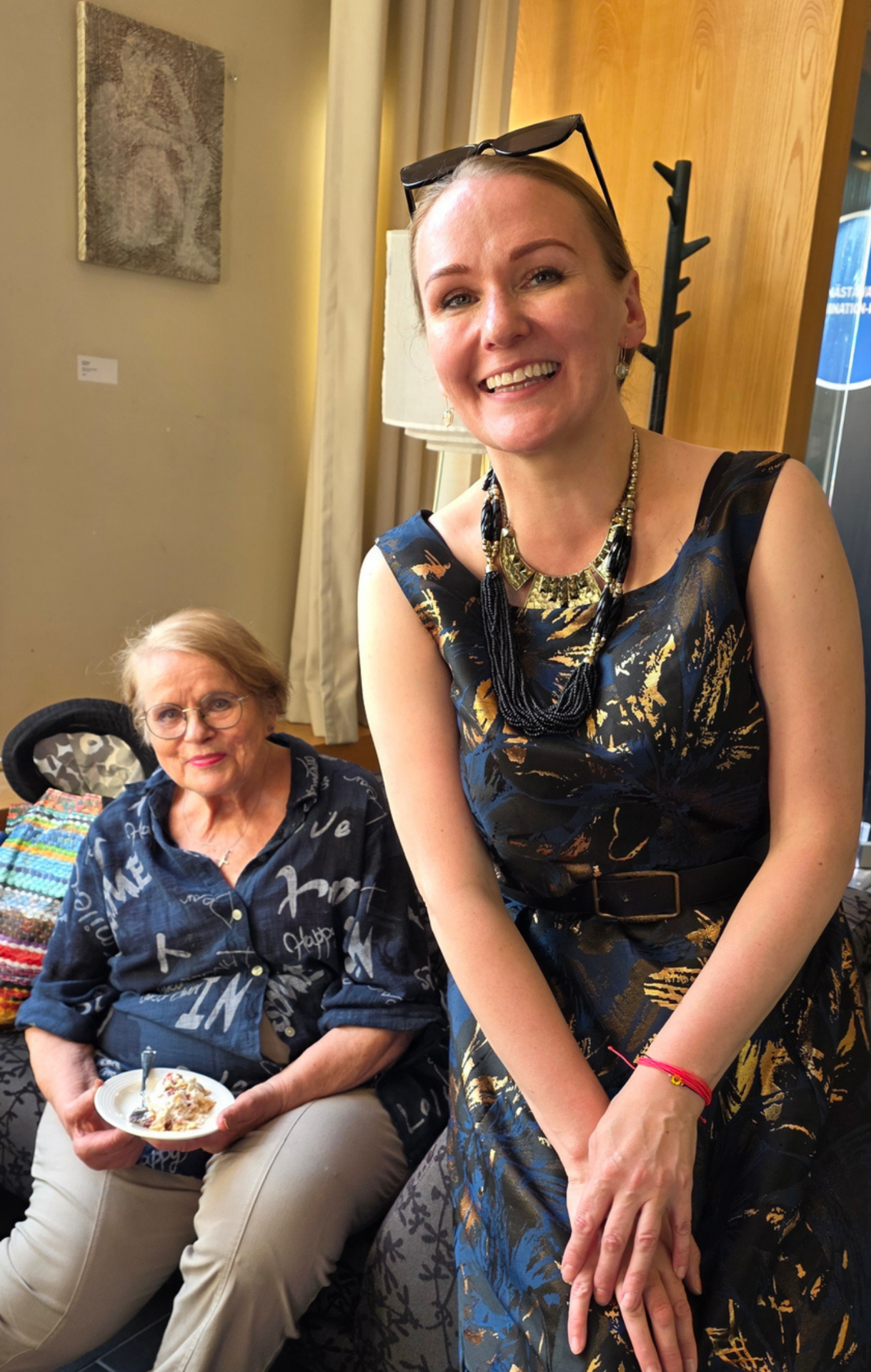 Mare, my flatmate from the years after high school, came too. We even laughed about our nights at Mummotunneli back in the day, as good flatmates should.