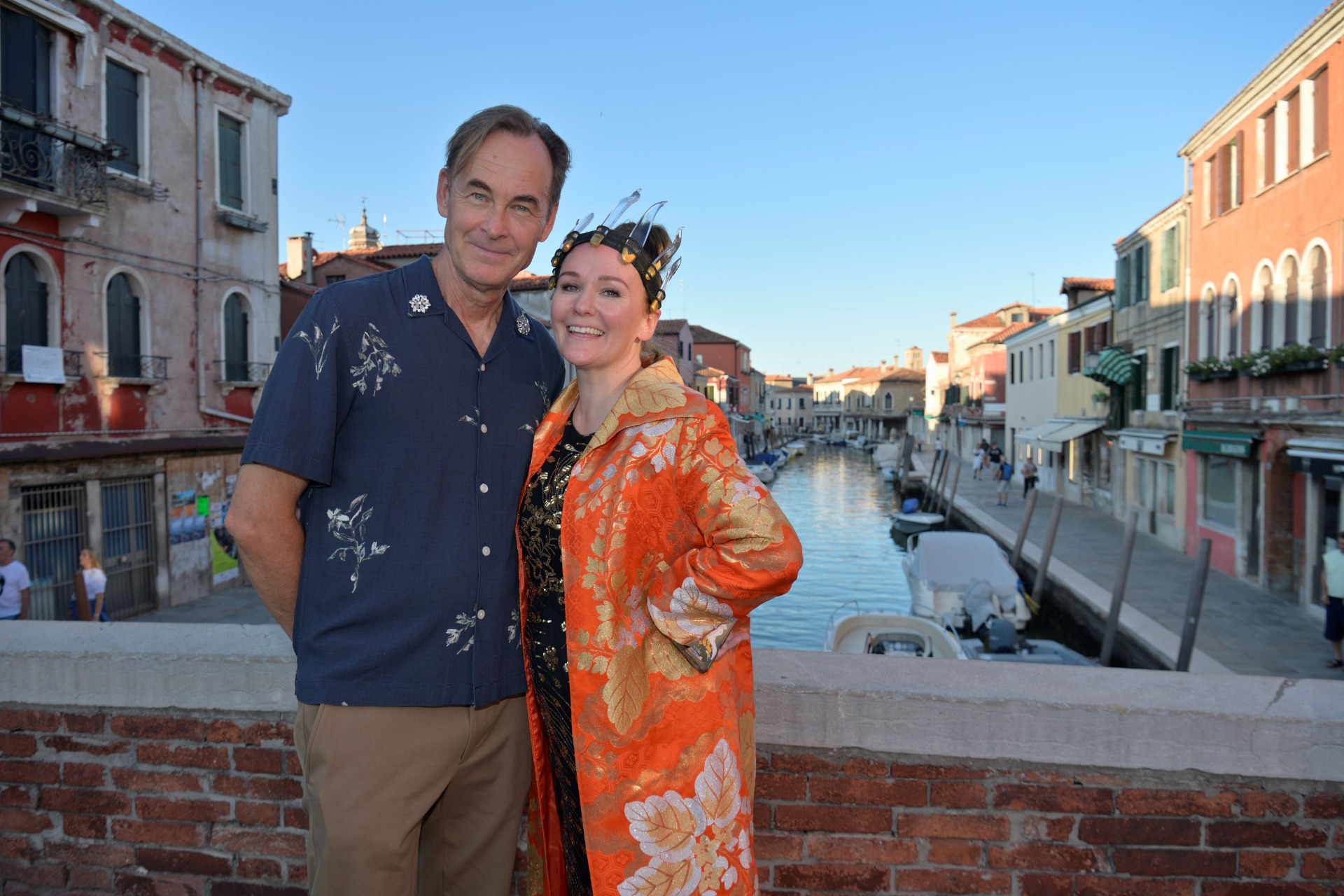 Celebrating the opening during Venice Glass Week in Murano. Lähde artists Jouni Leino and Sini Majuri invited the Savonia delegation to join the project, styled for the occasion by Charlotta Vilamo. Image by Francesco Barasciutti